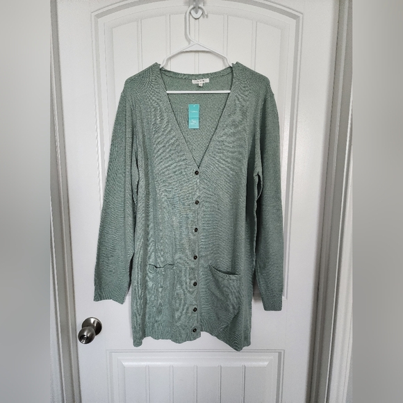 NEW! Maurice's Soild Boyfriend Cardigan Sweater, NWT, Size XL - Picture 2 of 4